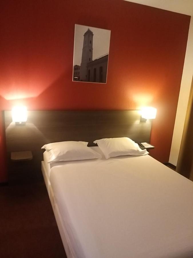 Studio Privatif Dans Hotel Residence Nimes Gare 外观 照片
